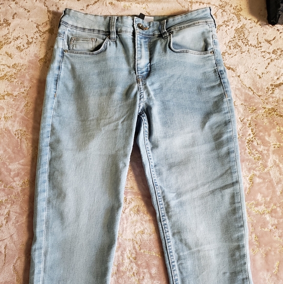 DIVIDED | Jean's - Picture 4 of 15